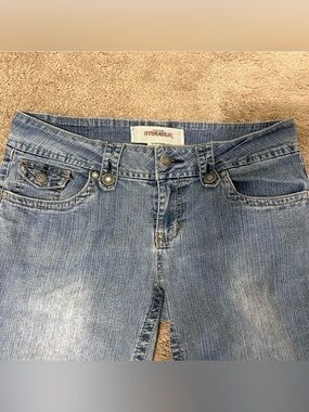 Vintage Women’s Hydraulic Medium Wash Jeans
